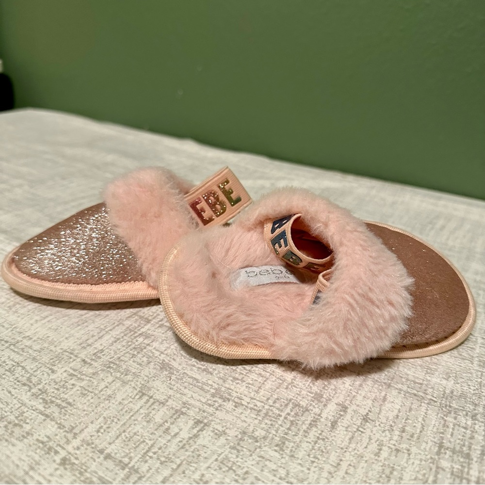 BEBE toddler size 5/6 pink sparkly furry slippers with elastic band.